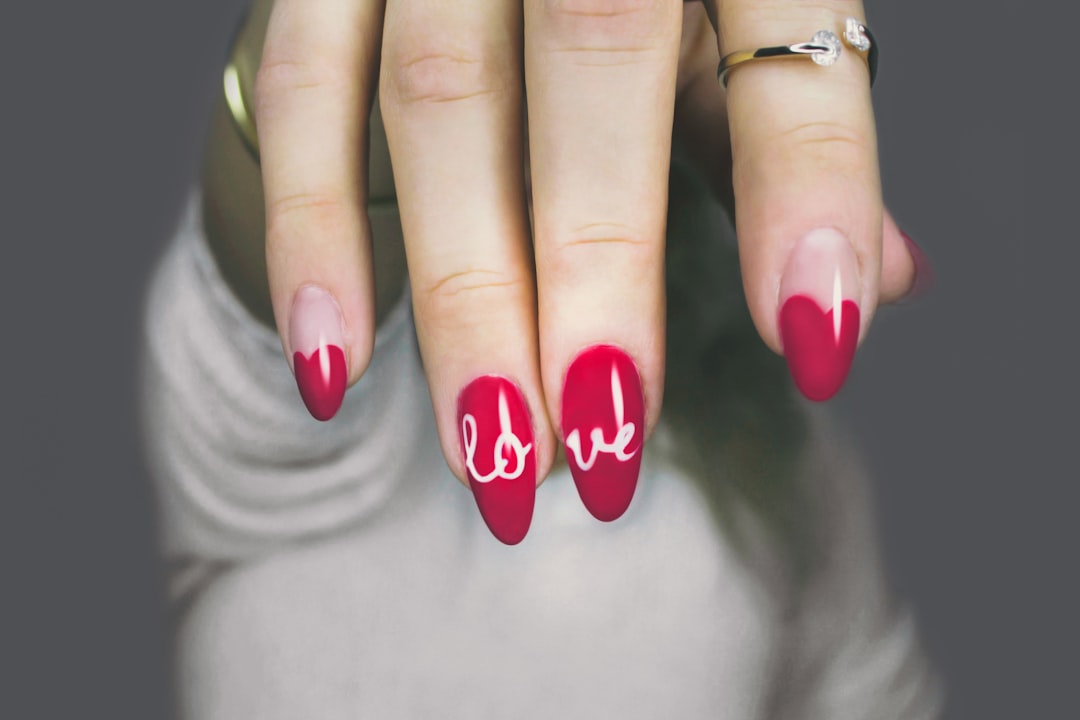 A Comparison: Semi Cured Gel Nail Wraps vs Traditional Nail Polish