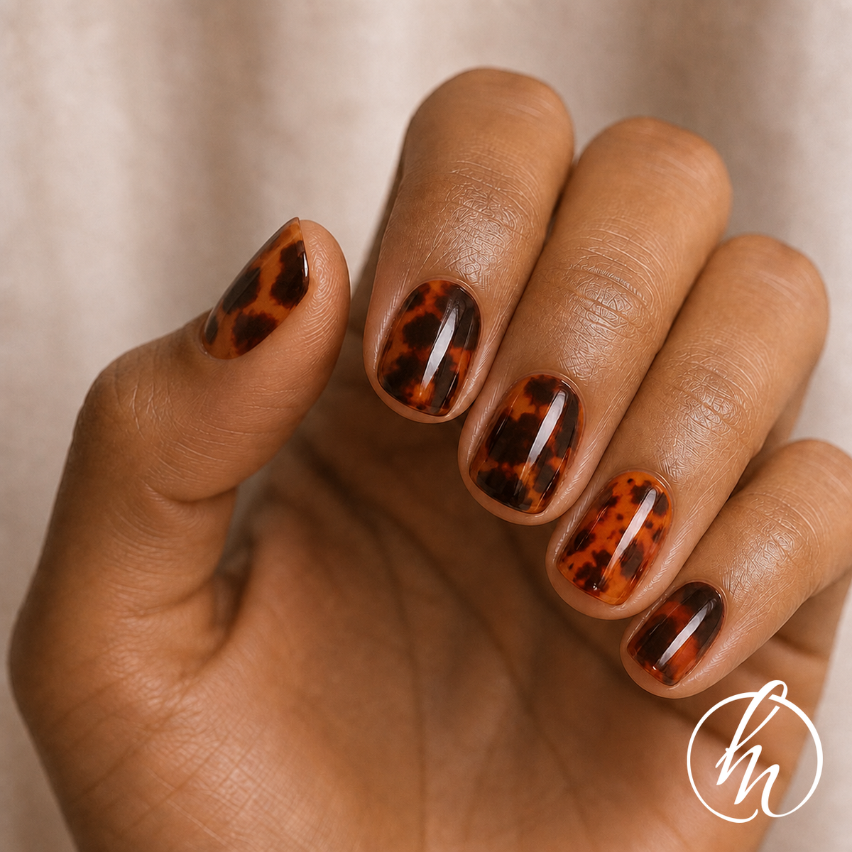 NG200741-molten-amber-lifestyle-v1