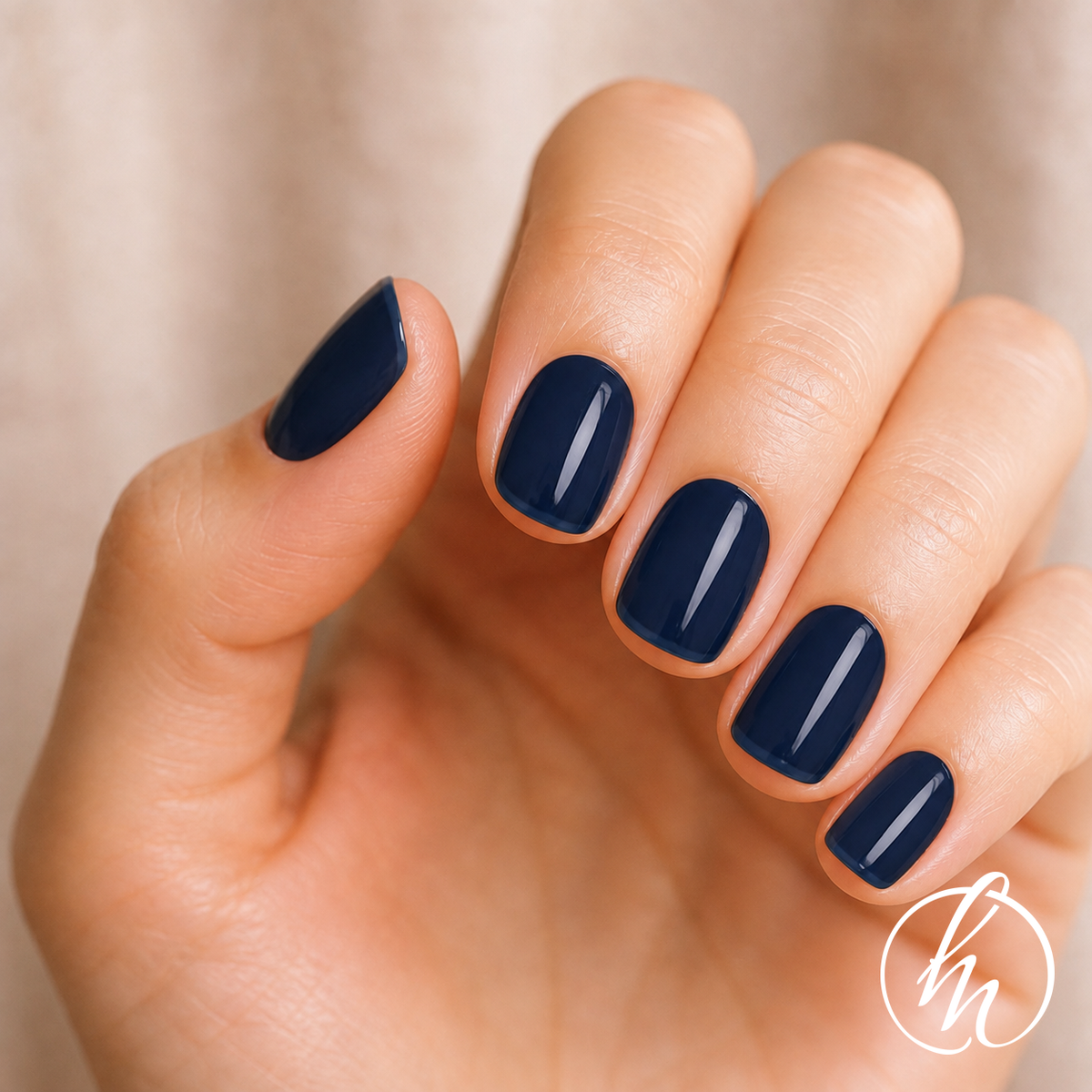 NG200457-navy-lifestyle-v1